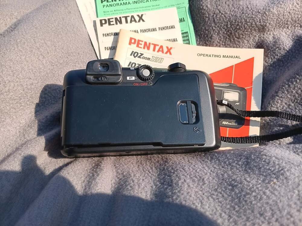 Pentax IQZoom 120 35mm Film Camera 38‑120mm Zoom w/ Manual & Strap Tested As‑Is - Picture 6 of 7